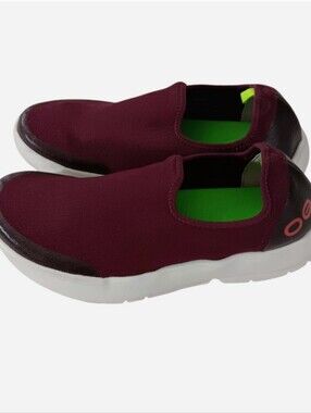 OOFOS OOMG Eezee Low Women's 11 Burgundy Maroon Recovery Slip on Sneakers